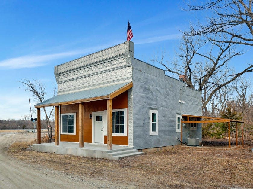 The exterior of the former post office.