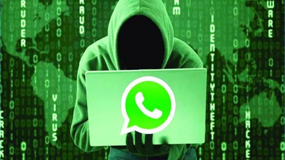 La instalación de versiones no autorizadas de WhatsApp conlleva el riesgo de descarga de virus al celular.