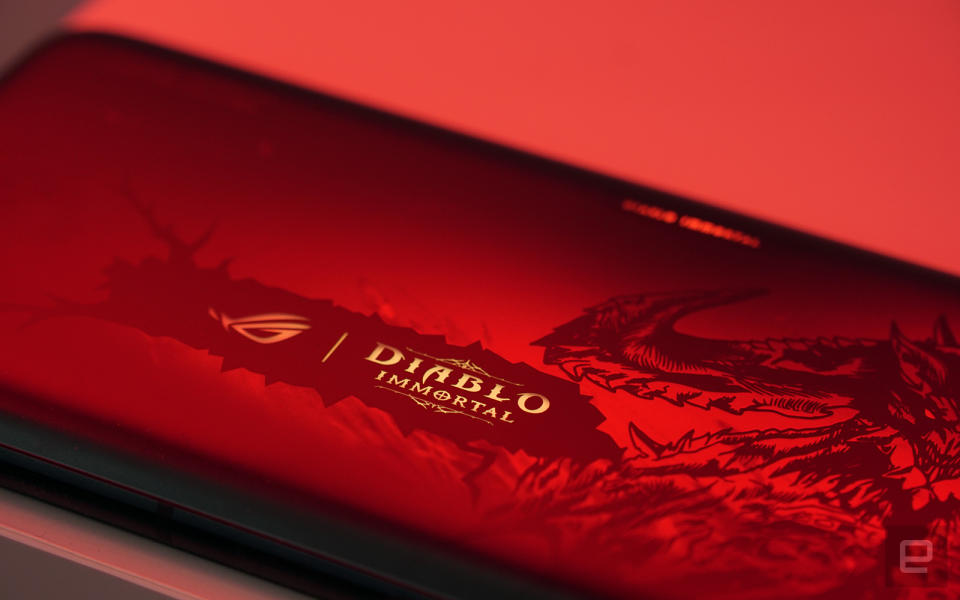 <p>ROG Phone 6 Diablo Immortal Edition</p> 