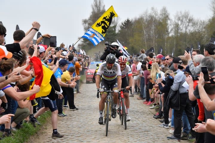 Slovakia's Peter Sagan competes to win during the 116th edition of the Paris-Roubaix one-day classic cycling race, between Compiegne and Roubaix, on April 8, 2018 near Compiegne, northern France. / AFP PHOTO / POOL / BERNARD PAPON (Photo credit should read BERNARD PAPON/AFP via Getty Images)