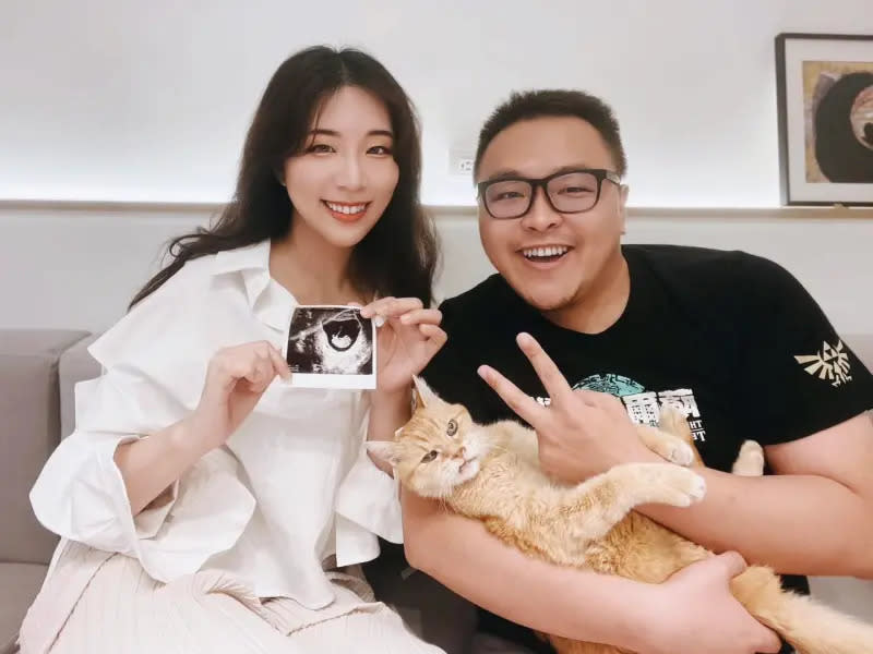 ▲魯蛋去年與同為實況主的小墨結婚，婚後搬家到林口定居，沒想到今年5月份時，小墨身體出現不適症狀，前往醫院檢查，才發現已經懷孕了。（圖／取自魯蛋臉書）