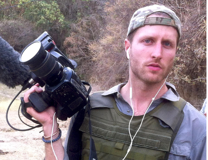 Matthew Heineman shooting “Cartel Land” - Credit: The Orchard