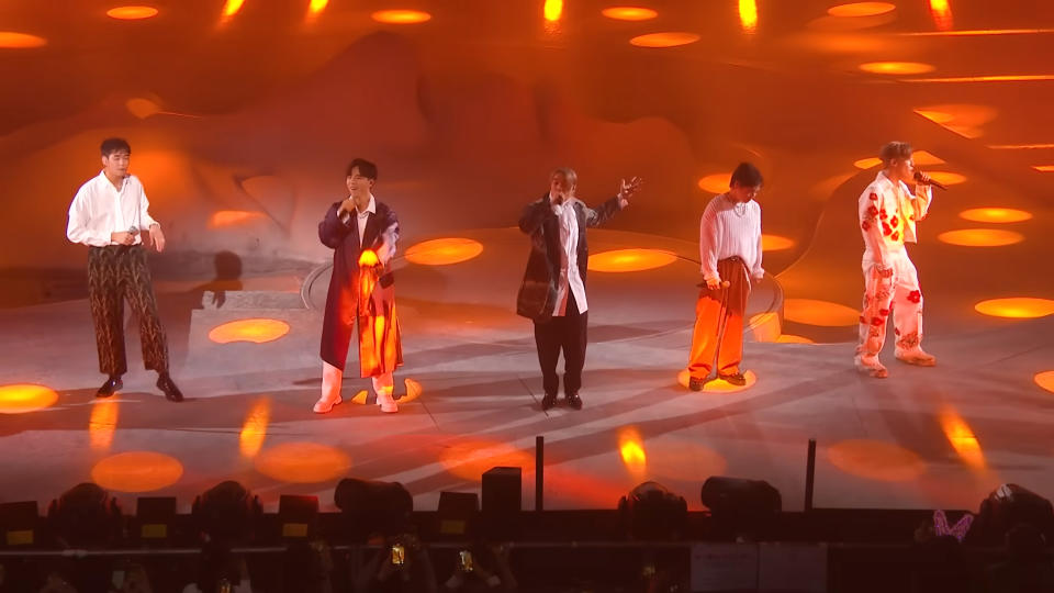 2023 年初，《造星 2》B4 組於成員 MC 的紅館演唱會演出。（左起：Justin、Eagle、Jer、June、MC）