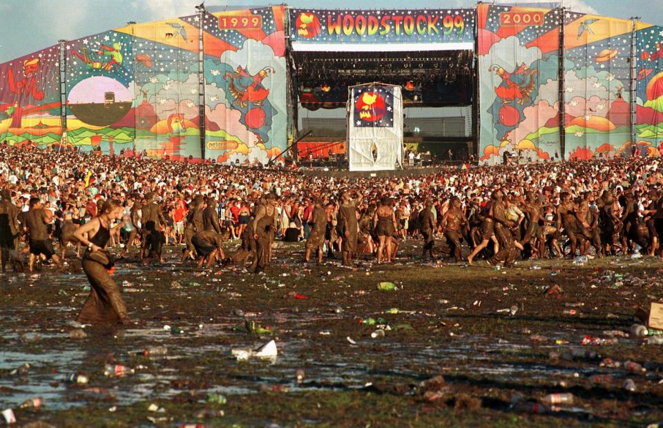 Sheryl Crow Recalls Halting Her Woodstock '99 Set After Fans Began Throwing Sewage: 'It Was So Bad'