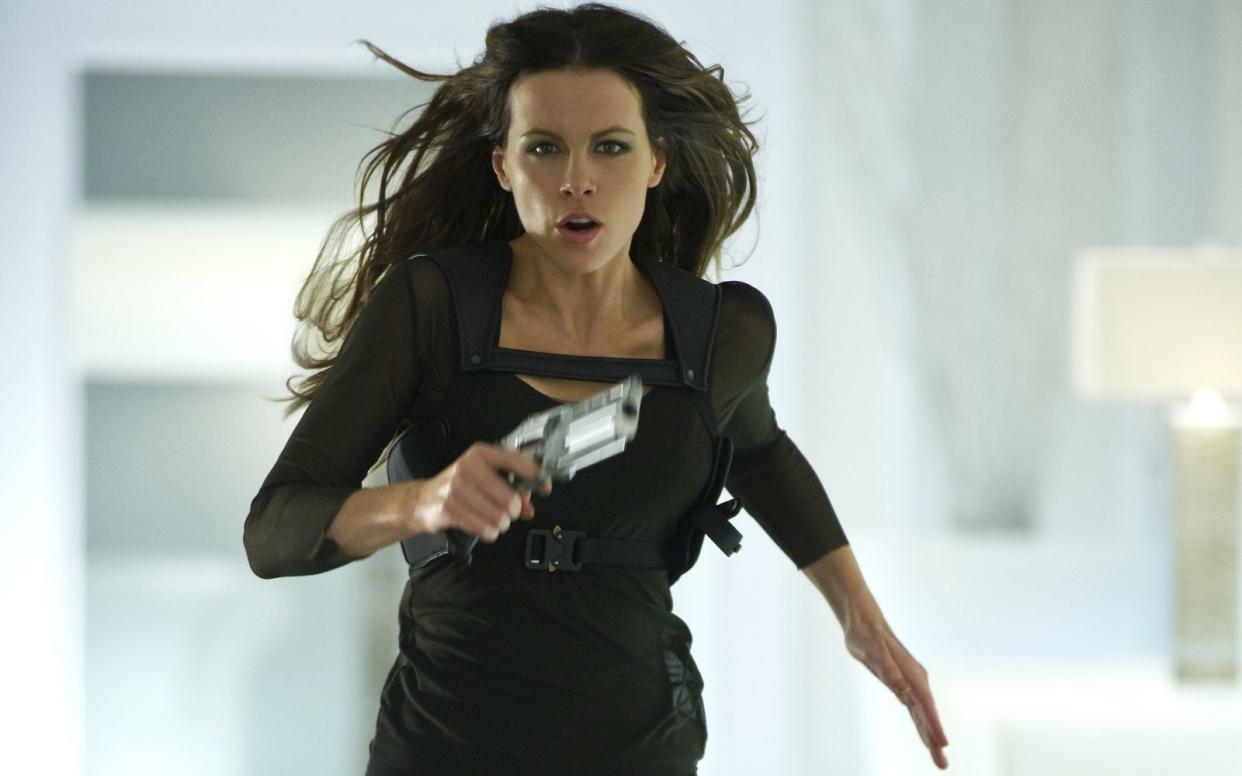 2012 verfilmte Len Wiseman die Kurzgeschichte "Total Recall" des Autors Philipp K. Dick und somit auch ein bisschen die Film-Adaption von 1990 mit Arnold Schwarzenegger neu. In den Hauptrollen: Colin Farrell, Kate Beckinsale (Bild) und Jessica Biel. (Bild: 2012 Columbia Pictures Industries, Inc. All Rights Reserved.)