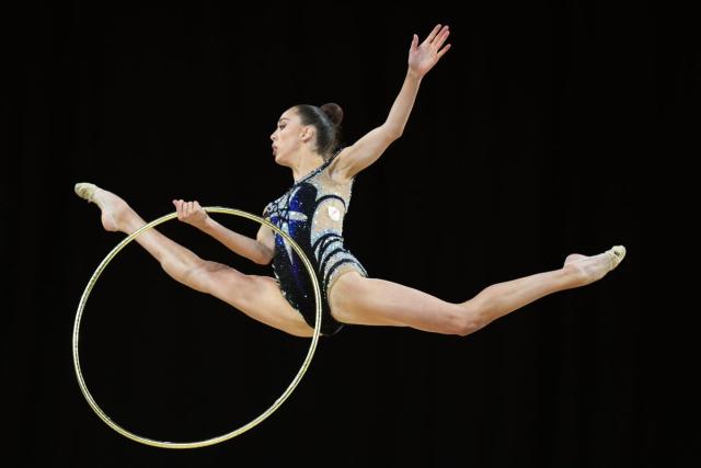 Carmel Kallemaa wins silver in rhythmic gymnastics clubs final at  Commonwealth Games