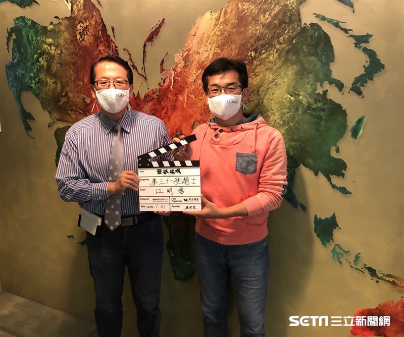 製作完這款Hello Taiwan口罩後，江明信自掏腰包送給美國當地許多政治人物，也力挺導演魏德聖的電影作品。（圖／Ming Chiang授權提供）
