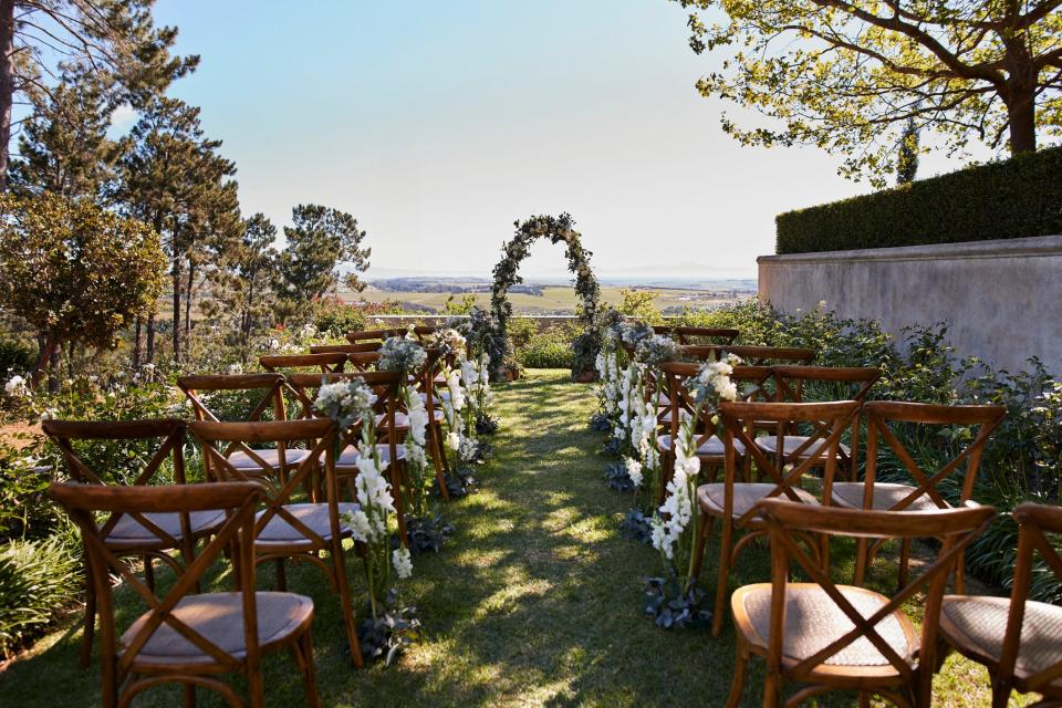 Mikes Tochter gab das Geld, das er ihr gab, für eine Anzahlung aus und bezahlte später ihre eigene Hochzeit (Symbolfoto). - Copyright: Klaus Vedfelt/Getty Images