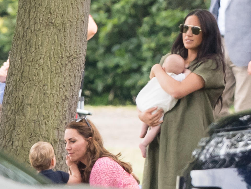 Meghan und Kate genossen einen sommerlichen Familienausflug mit ihren Kindern (Bild: Samir Hussein/WireImage)