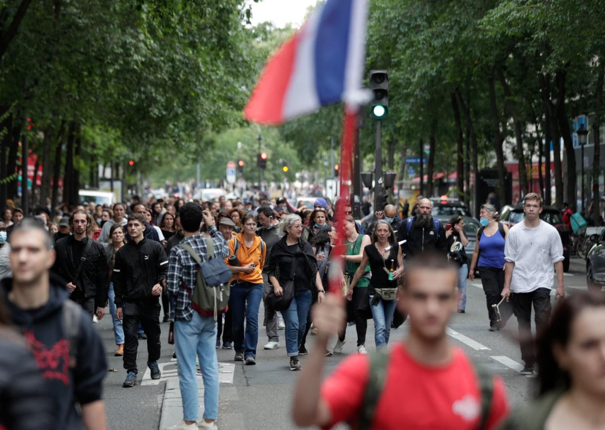 Une manifestation contre le pass sanitaire, à Paris, le 14 juillet 2021. - GEOFFROY VAN DER HASSELT / AFP