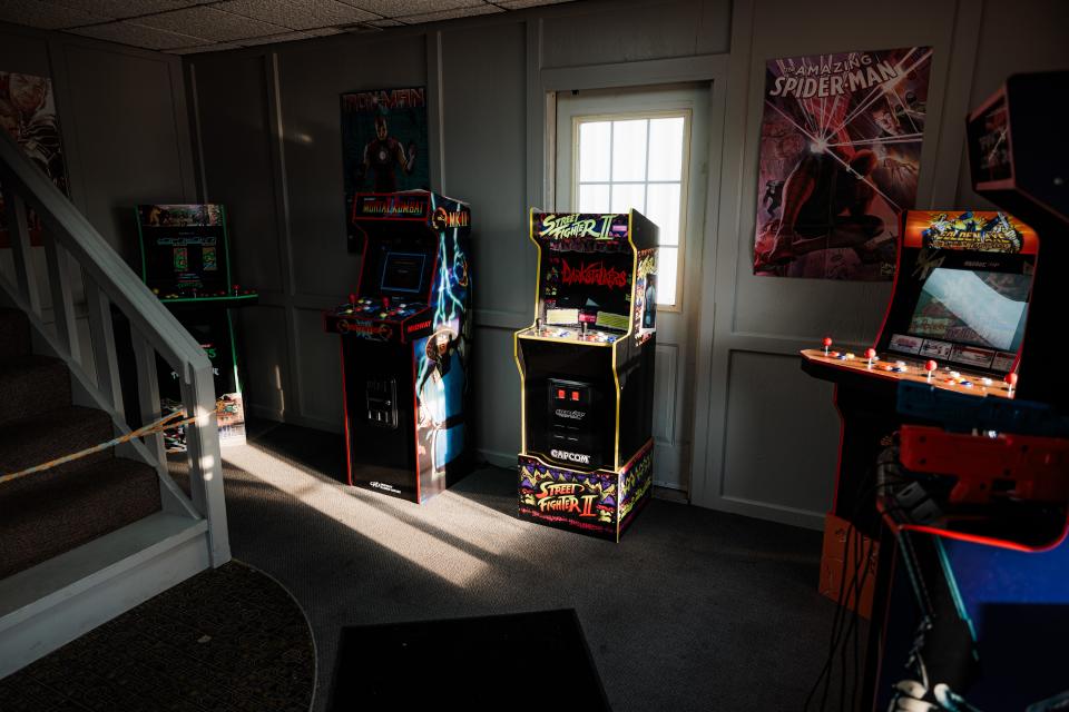 Dameon's Pizza doesn't offer dine-in at this time, but the homey waiting area is decorated with vintage arcade games set on free play to entertain customers while they wait.