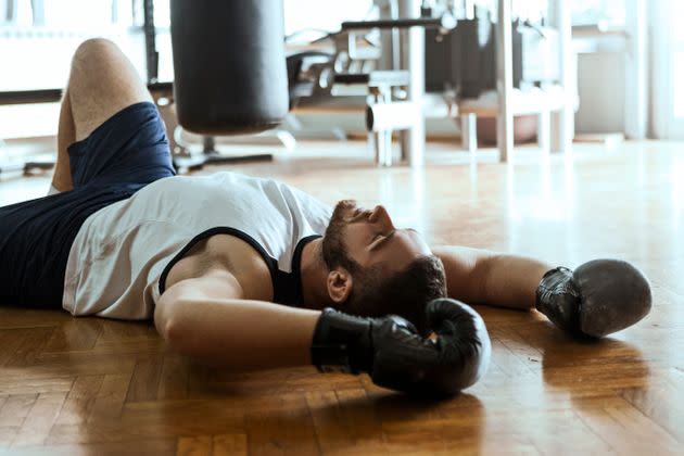 Overexercising can lead to mood swings, constant sore muscles and pain, and other negative health effects. (Photo: Nastasic via Getty Images)