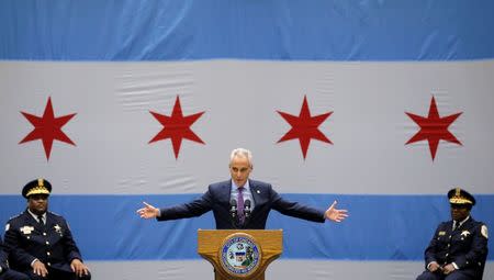 Chicago Mayor Rahm Emanuel delivers a speech on the city's surge in violence in Chicago, Illinois, U.S., September 22, 2016. REUTERS/Jim Young