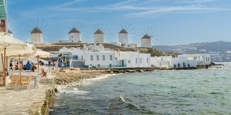 Griechenland bietet sich perfekt für Insel-Hopping an - zum Beispiel auf Mykonos.<span class="copyright">Getty Images/GordonBellPhotography</span>
