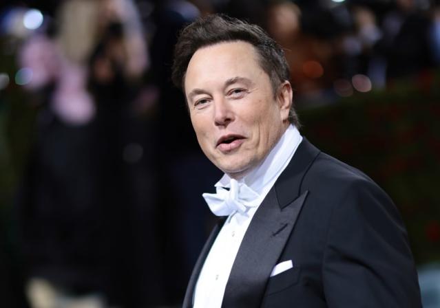 Elon Musk Briefly Loses “World's Richest Person” Title to LVMH's