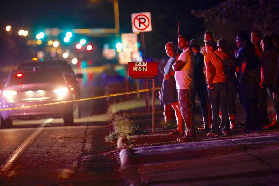 Police fatally shoot Philando Castile in Falcon Heights, Minn.