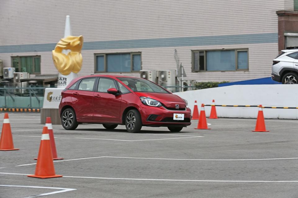 在車訊風雲獎官網上舉辦的【2022車訊風雲獎年度風雲車預測活動】中，HondaFit也獲得廣大車迷熱烈投票支持，獲選為【2022消費者網路票選最佳人氣車款】。