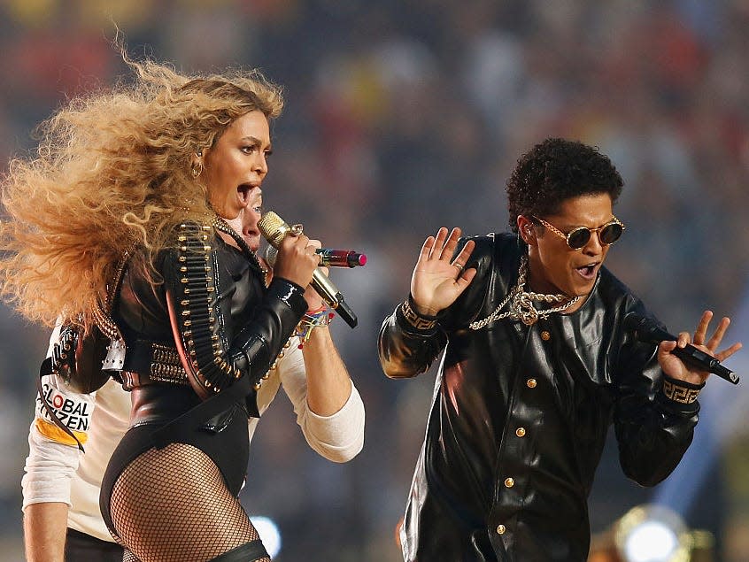 beyonce bruno mars singing music sing song super bowl perform