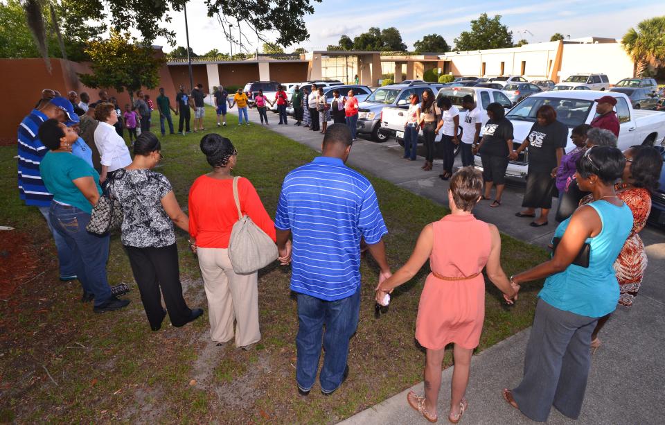 2014: Representatives of Save Our Sons and many Jacksonville residents from churches throughout the city formed a human prayer chain at the Duval Regional Juvenile Detention Center while community leaders were inside praying with the young inmates.