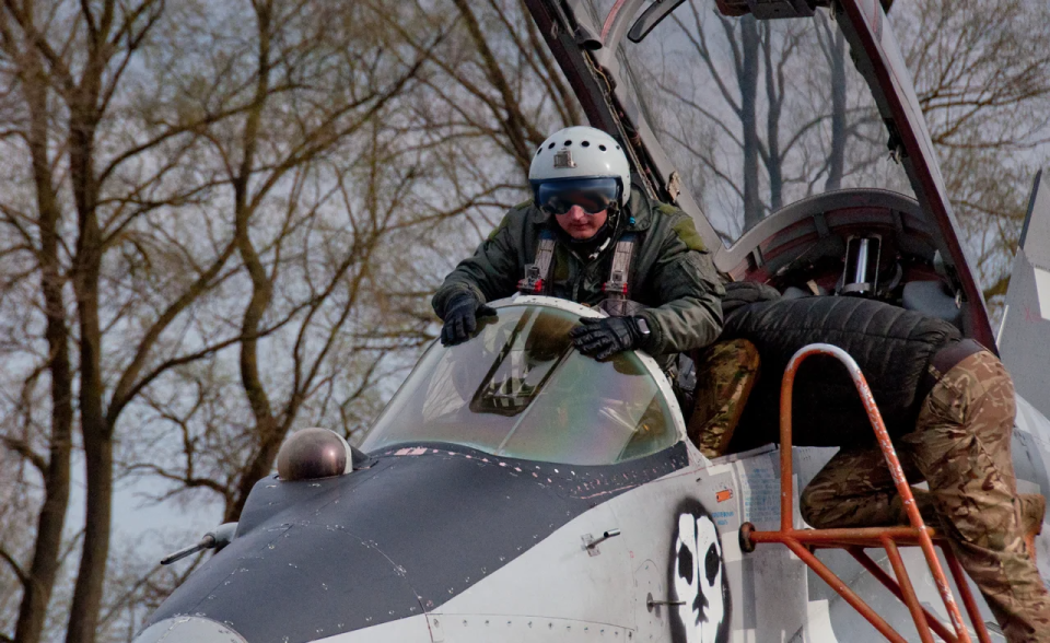 BEAT THE ENEMY AS A GROUP: "Ghosts" of the Vasylkiv brigade constantly interact with air defense, placing enemy aircraft under the attack of anti-aircraft missiles (in the photo - preparation for takeoff) <span class="copyright">Press service of the 40th tactical aviation brigade</span>