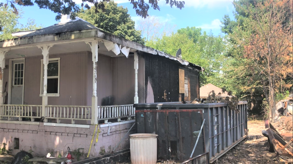 An August 3 explosion and fire at 306 North West Boulevard inflicted this damage on 308 North West Boulevard in Buena Bough. The house, at the corner of Laurel Street, remains empty. PHOTO: August 15, 2023.