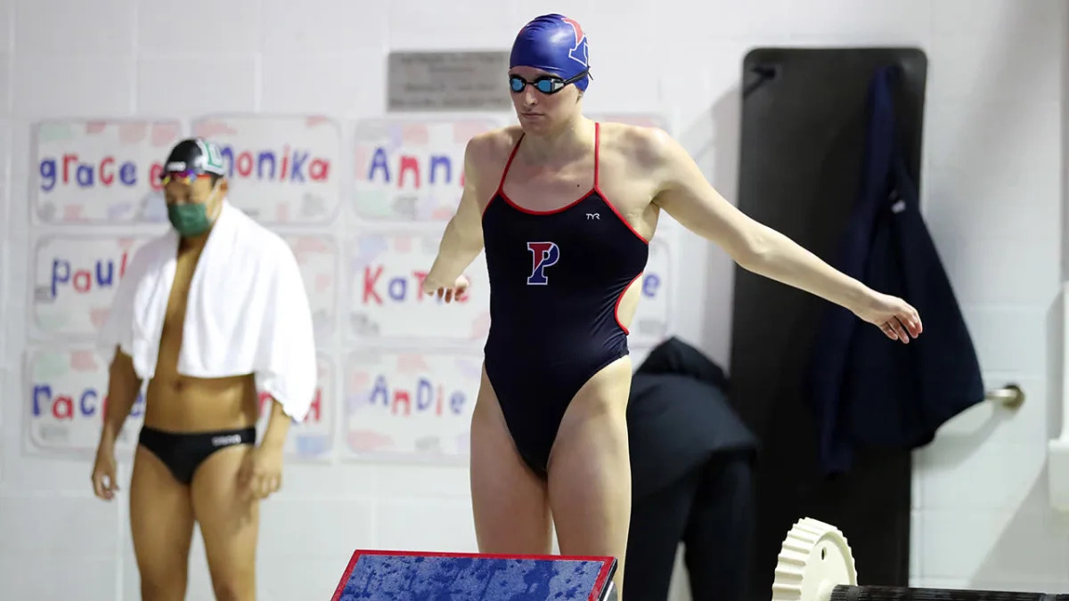 Lia Thomas' teammates realizing 'they will never, ever be able to beat this person,' Penn swimmer's dad says