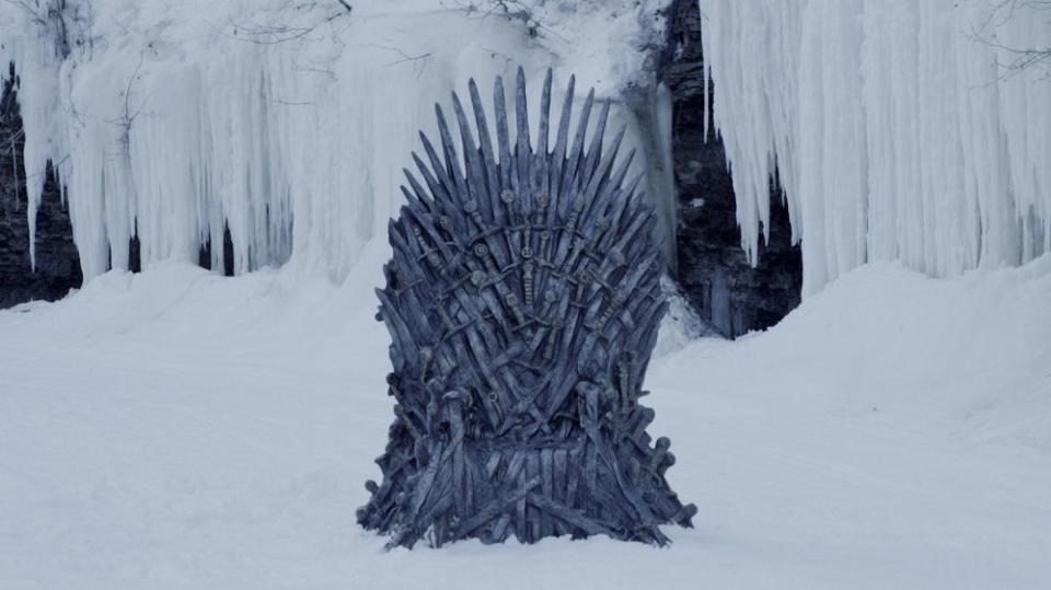 Kentucky Welder Builds Massive Game of Thrones Seat for Wife