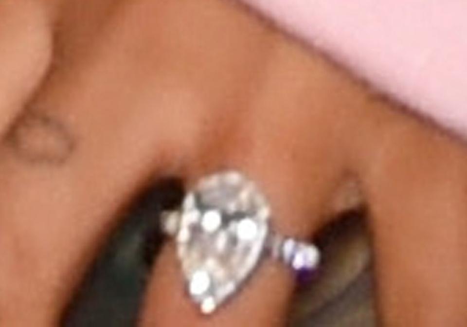 A really close look at Grande’s engagement ring. (Photo: Getty Images)