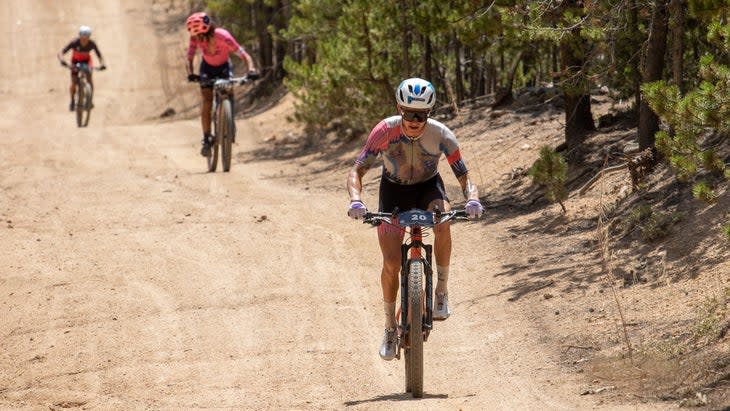 <span class="article__caption">Swenson ahead of Morton on Powerline at the 2021 Leadville Trail 100</span> (Photo: Brad Kaminski)