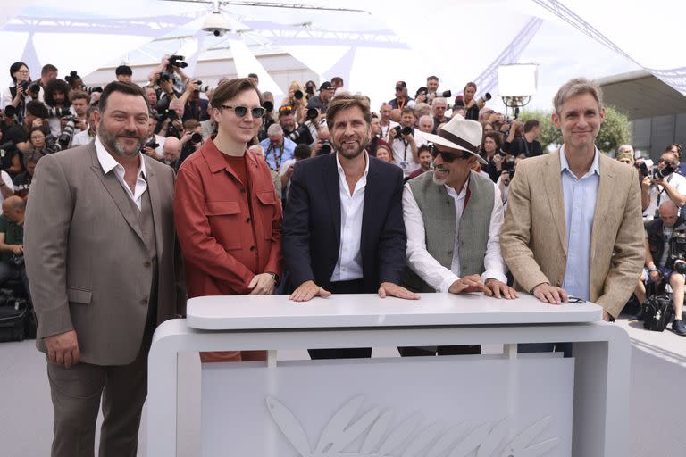 Denis Menochet, Paul Dano, Ruben Östlud (presidente), Atiq Rahimi y nuestro compatriota Damián Szifron, parte del jurado oficial que anunciará hoy los ganadores de la competencia de Cannes 2023