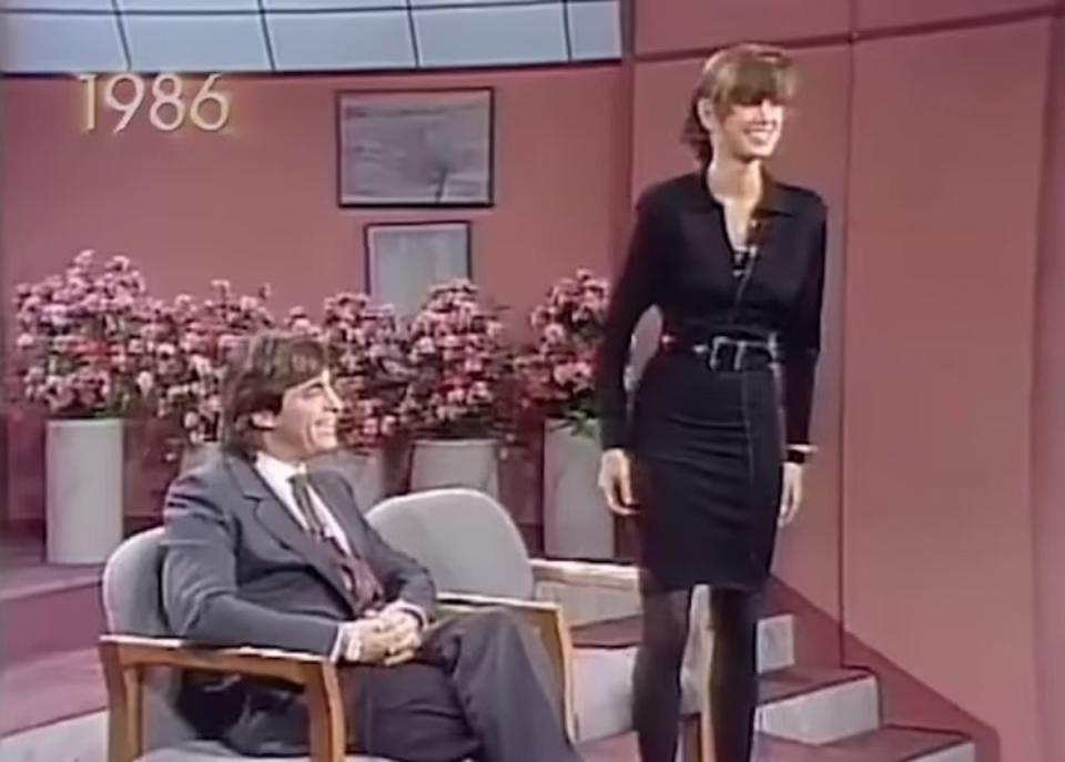 Crawford on The Oprah Winfrey Show in 1986 alongside her agent John Casablancas (Oprah Winfrey Network)
