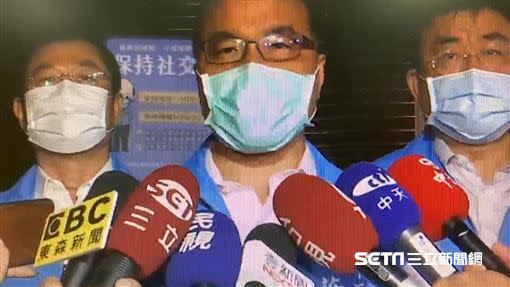 高雄市副市長葉匡9日晚間抽查金芭黎舞廳、大帝國舞廳兩家酒店（圖／翻攝畫面）