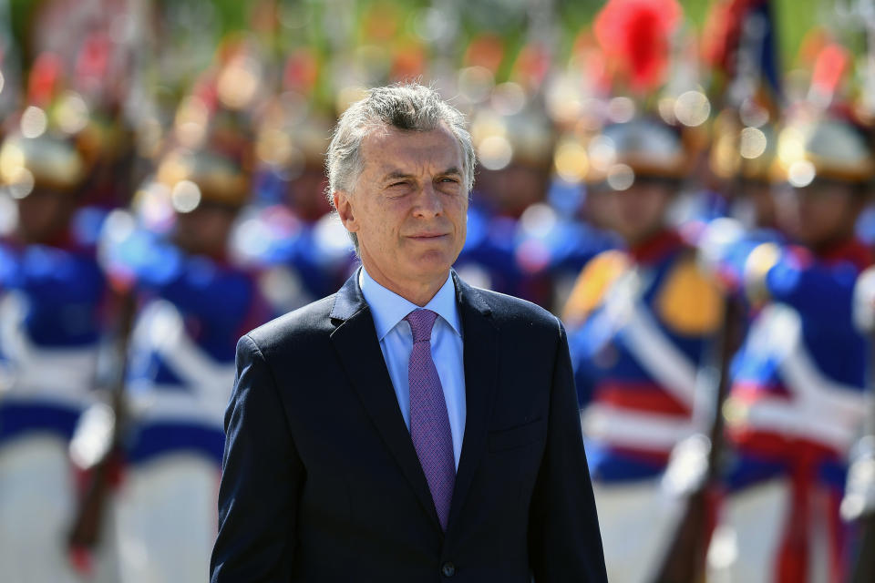 Argentina's President Mauricio Macri reviews the honor guard during his welcome ceremony at Planalto Palace in Brasilia, on January 16, 2019. - Macri is on a one-day official visit to Brazil to address the future of Mercosur and the crisis in Venezuela. (Photo by EVARISTO SA / AFP)        (Photo credit should read EVARISTO SA/AFP/Getty Images)