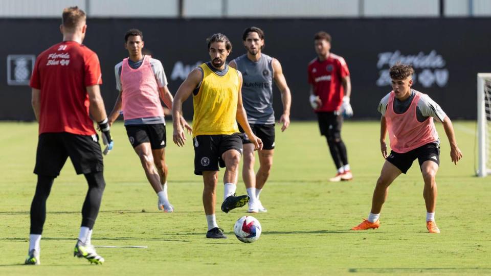 Inter Miami midfielder Rodolfo Pizarro (20) runs drills during a team practice session at the Florida Blue Training Center on Thursday, June 29, 2023, in Fort Lauderdale, Fla. MATIAS J. OCNER/mocner@miamiherald.com