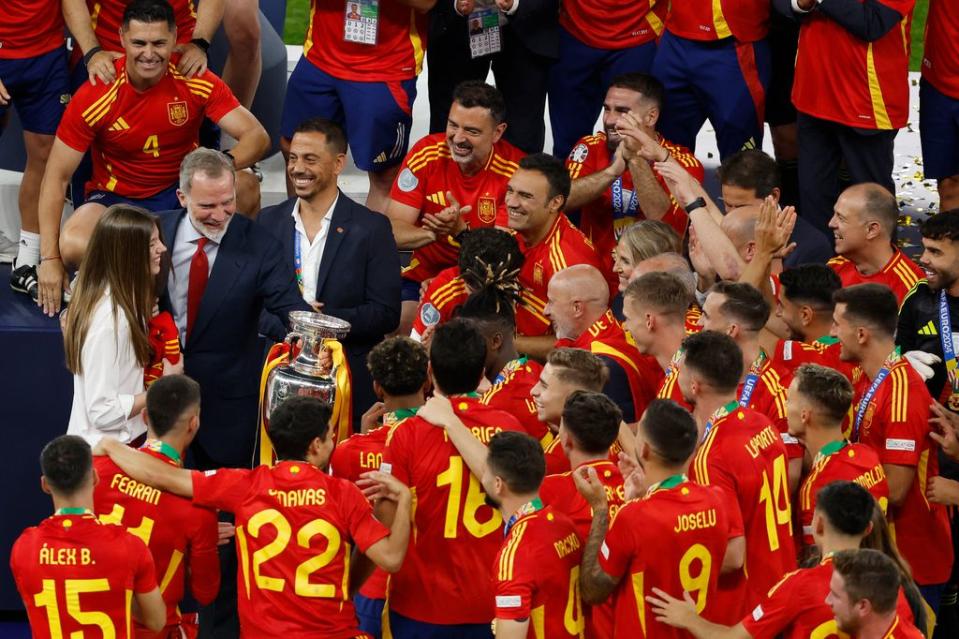 El rey Felipe VI y la infanta Sofía celebran el triunfo de España en la Eurocopa