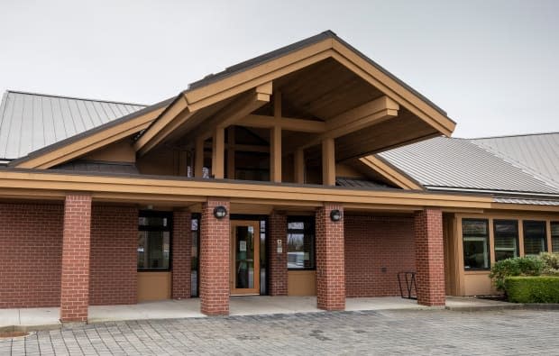 The Irene Thomas Hospice is pictured in Delta, B.C. The hospice closed in Feb. 2021 and is reopening April 15 under the authority of Fraser Health. (Ben Nelms/CBC - image credit)