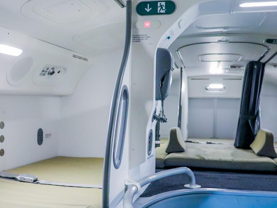 Boeing 787 Dreamliner Crew Rest Area — Airplane Secrets Dubai Airshow 2021