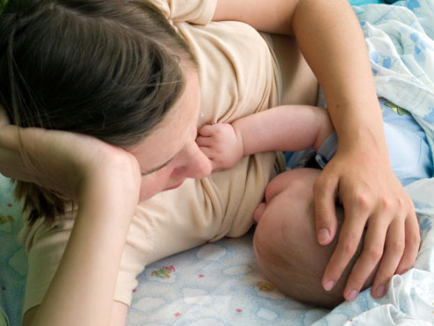 Lactancia y vínculo mamá bebé - Thinkstockphotos