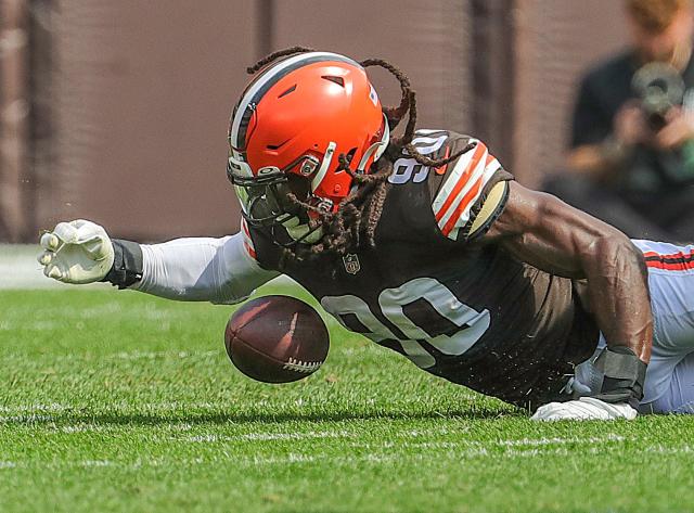 Ravens reportedly offer DE Jadeveon Clowney a contract, veteran taking time  to mull decision