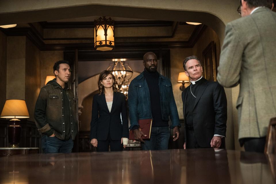 Aasif Mandvi as  Ben Shakir, Katja Herbers as Kristen Bouchard, Mike Colter as David Acosta and Peter Scolari as Bishop Thomas Marx in "Evil."