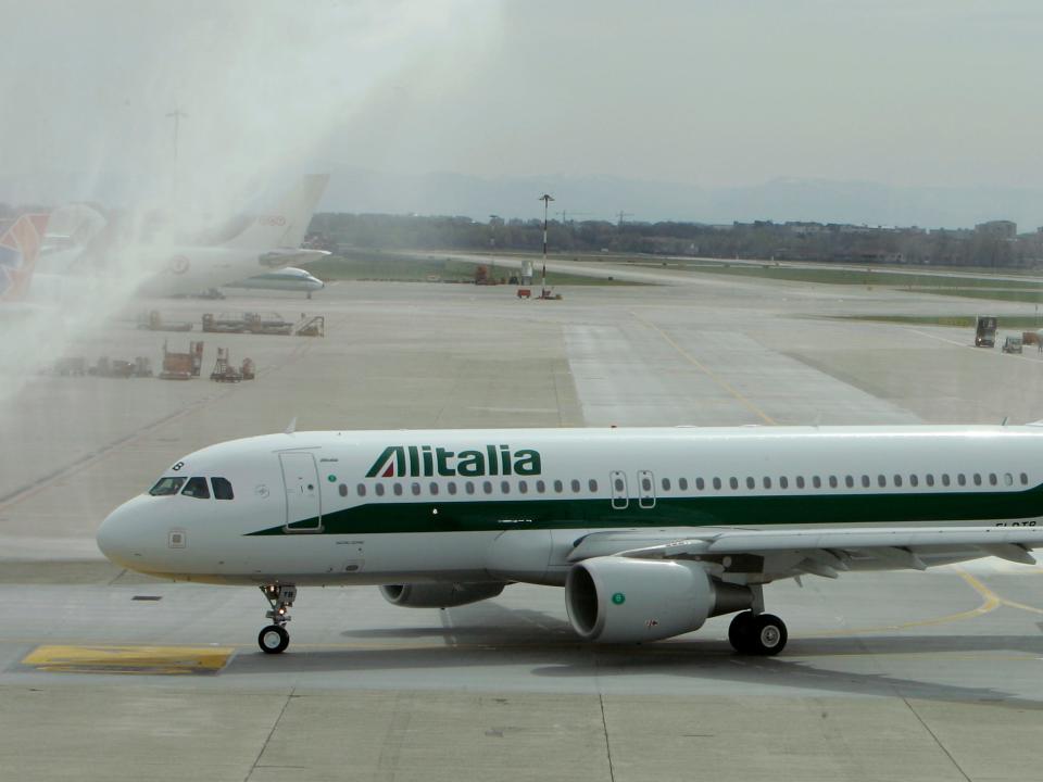 Alitalia Airbus A320