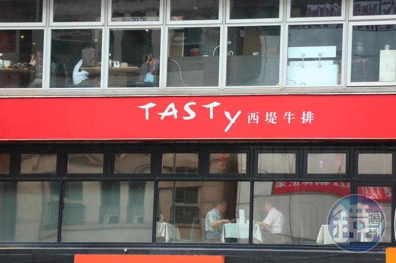 TASTy西堤牛排有部分限定店家菜單「改版」，經典的主菜「法式香煎鴨胸」變成「法式香煎鴨胸佐醬香魷魚」，引起網路熱議。（示意圖，本刊資料照）