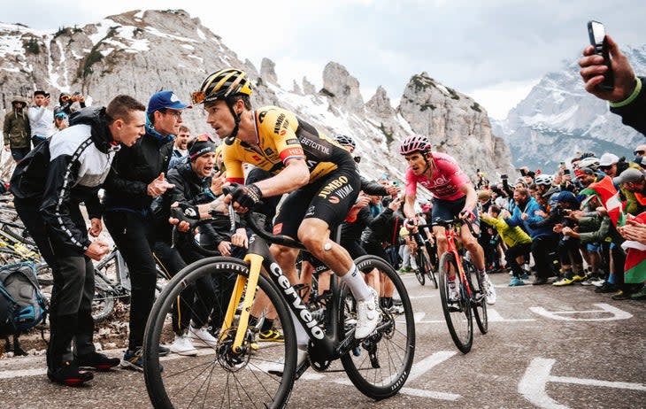 Roglic rides his one-ring setup on the road to Tre Cime on Friday. (Photo: Gruber Images/VeloNews)