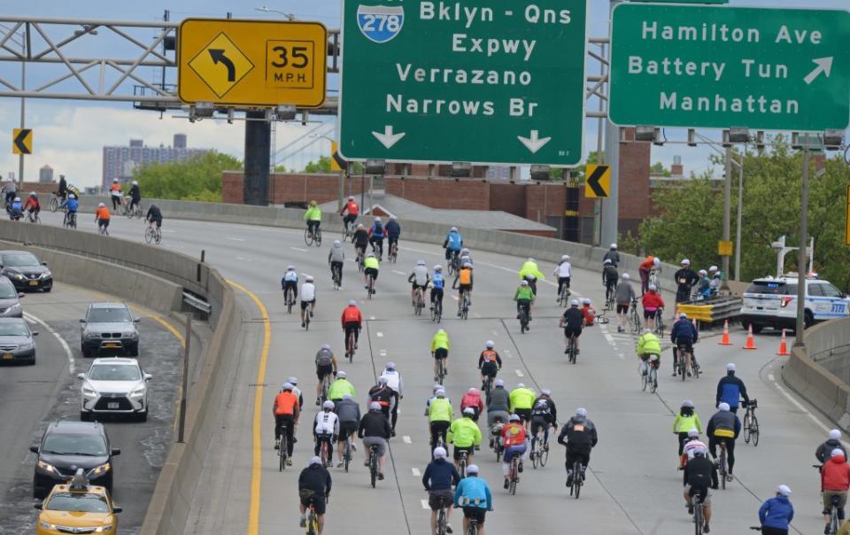 Gov. Kathy Hochul last month told the MTA to reverse course when it threatened to bill the New York City marathon for lost revenue on the Verrazzano. Gregory P. Mango