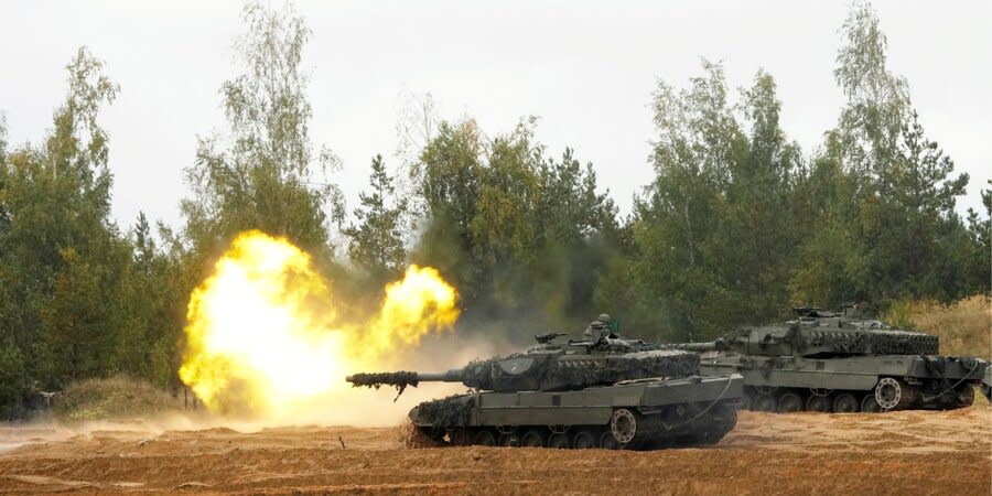 Leopard-2 battle tanks