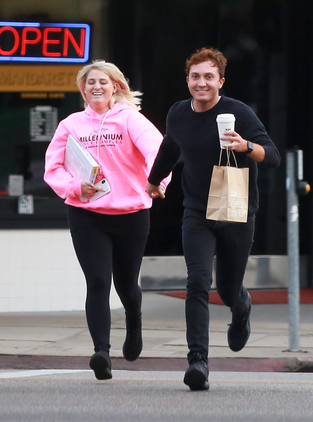 Hilary Duff is all smiles in athletic wear as she grabs lunch on the go  near Studio City