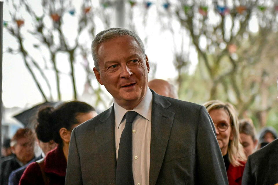 Bruno Le Maire en visite au Salon international de l'agriculture, ce lundi.  - Credit:Abdullah Firas / Abdullah Firas/ABACA