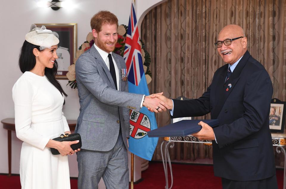 Meghan Markle bei ihrem Besuch auf Fiji mit Ehemann Harry und Präsident Jioji Konrote im Oktober 2018. (Bild: Andrew Parsons - Pool/Getty Images)