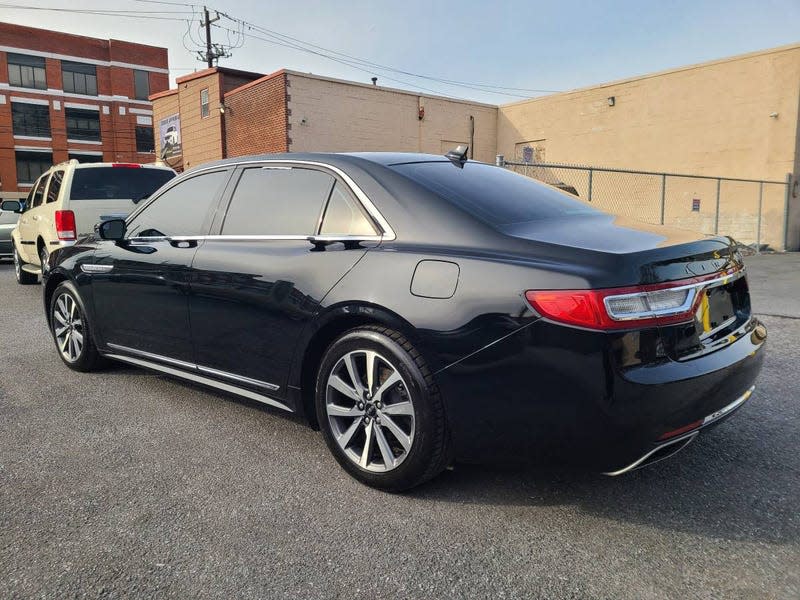 Photo: <a class="link " href="https://harrisburg.craigslist.org/ctd/d/harrisburg-2018-lincoln-continental/7755360814.html" rel="nofollow noopener" target="_blank" data-ylk="slk:Craigslist;elm:context_link;itc:0;sec:content-canvas">Craigslist</a>