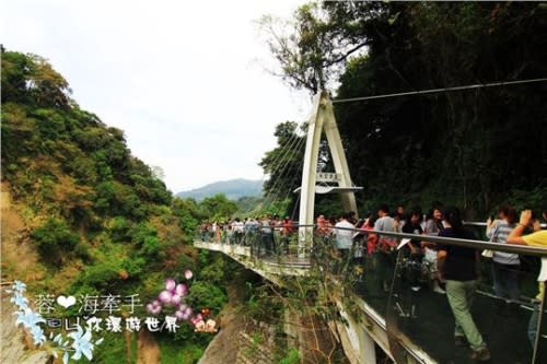 【桃園】大峽谷。好嚇人!!腳底下就是懸崖山谷ღ小烏來天空步道